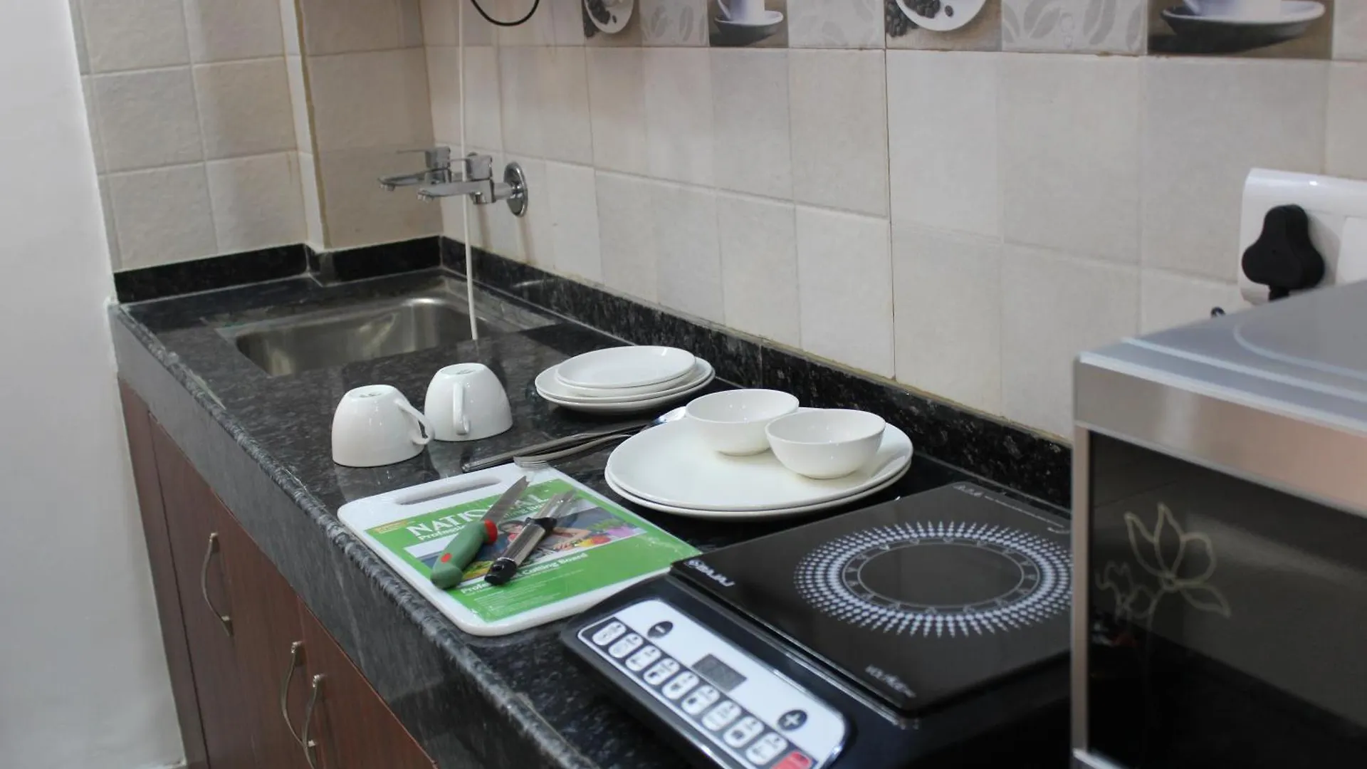 The Aura Hotel - Near Golf Course Road Gurgaon 3*,